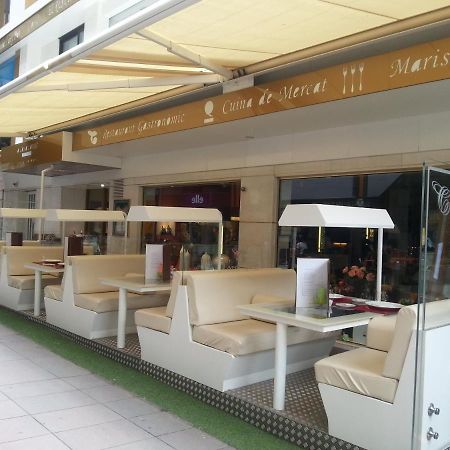 A Casa Canut Hotel Gastronomic Les Escaldes Εξωτερικό φωτογραφία A café in the station