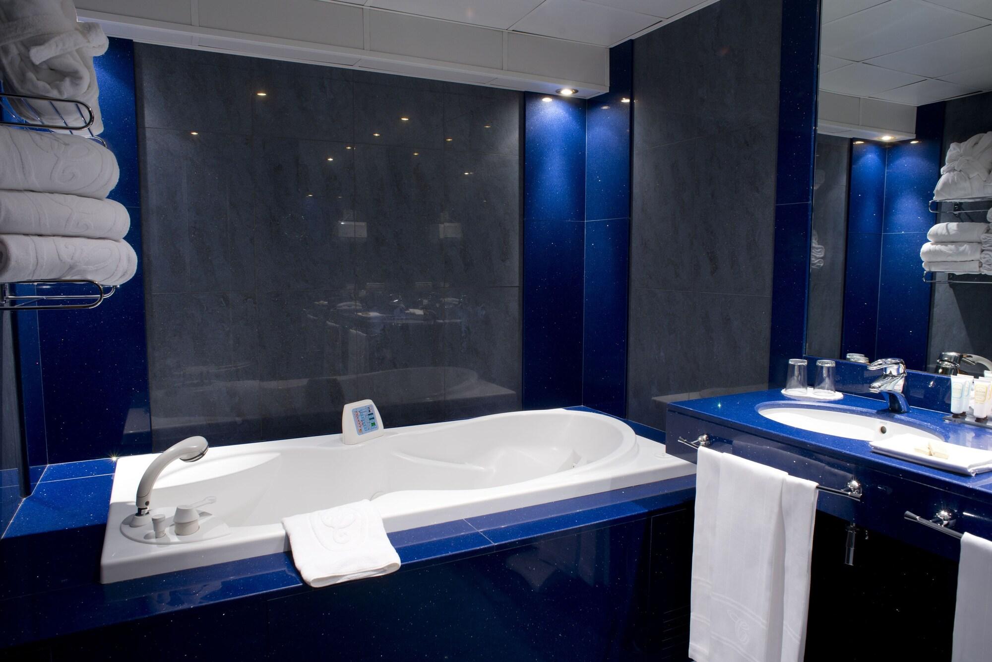 A Casa Canut Hotel Gastronomic Les Escaldes Εξωτερικό φωτογραφία Bathroom