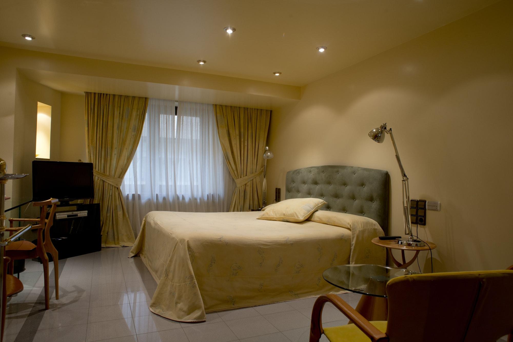 A Casa Canut Hotel Gastronomic Les Escaldes Εξωτερικό φωτογραφία A bedroom