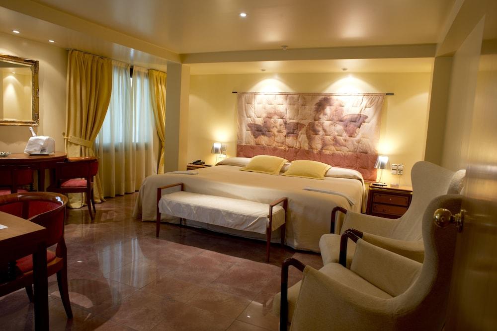 A Casa Canut Hotel Gastronomic Les Escaldes Εξωτερικό φωτογραφία A room at the hotel