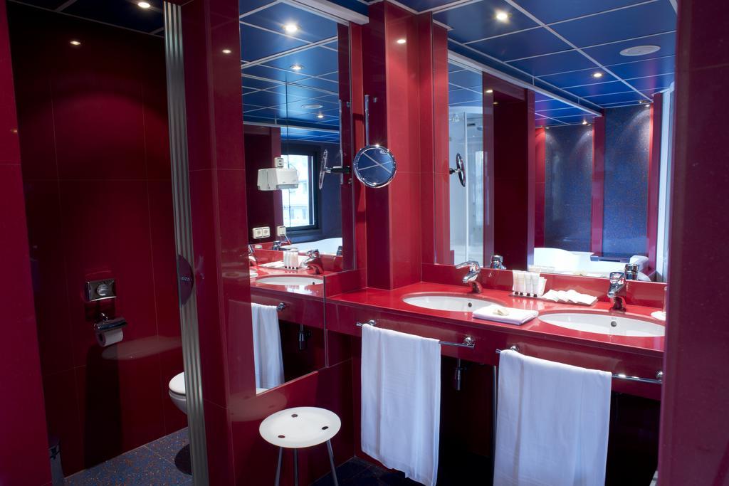 A Casa Canut Hotel Gastronomic Les Escaldes Εξωτερικό φωτογραφία Bathroom