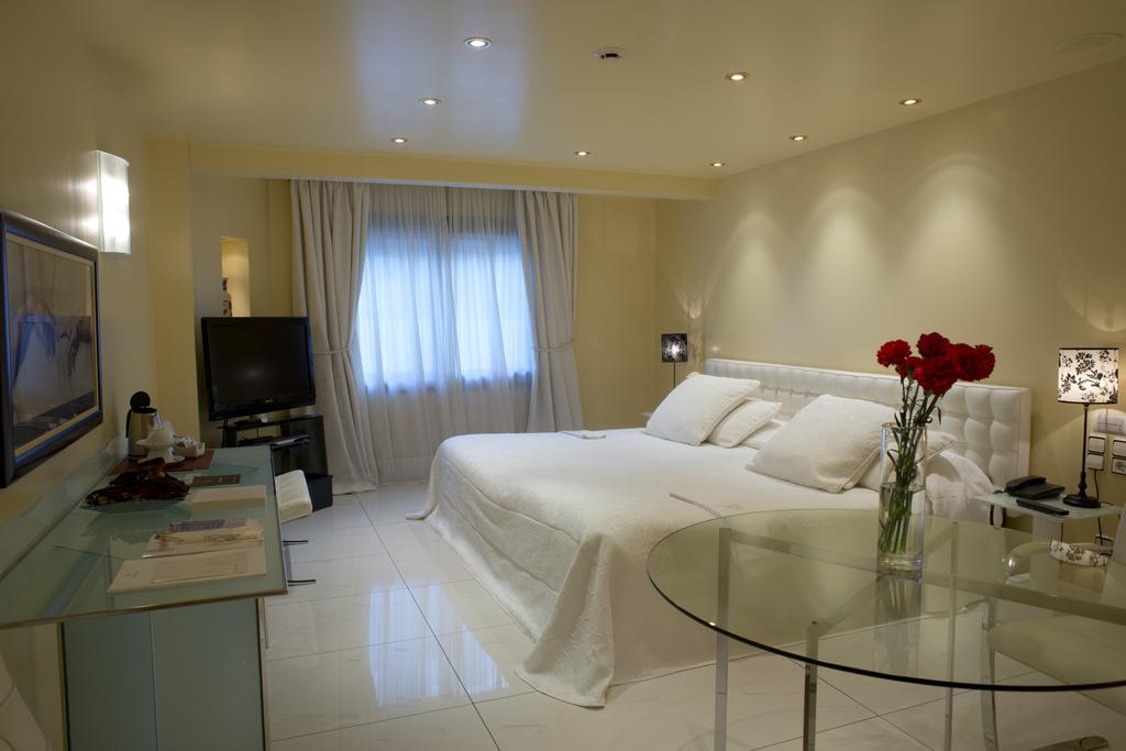 A Casa Canut Hotel Gastronomic Les Escaldes Εξωτερικό φωτογραφία A bedroom