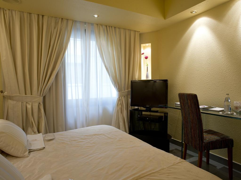 A Casa Canut Hotel Gastronomic Les Escaldes Εξωτερικό φωτογραφία A room at the hotel