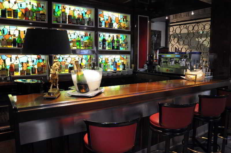 A Casa Canut Hotel Gastronomic Les Escaldes Εξωτερικό φωτογραφία The bar at the Mandarin Oriental, New York
