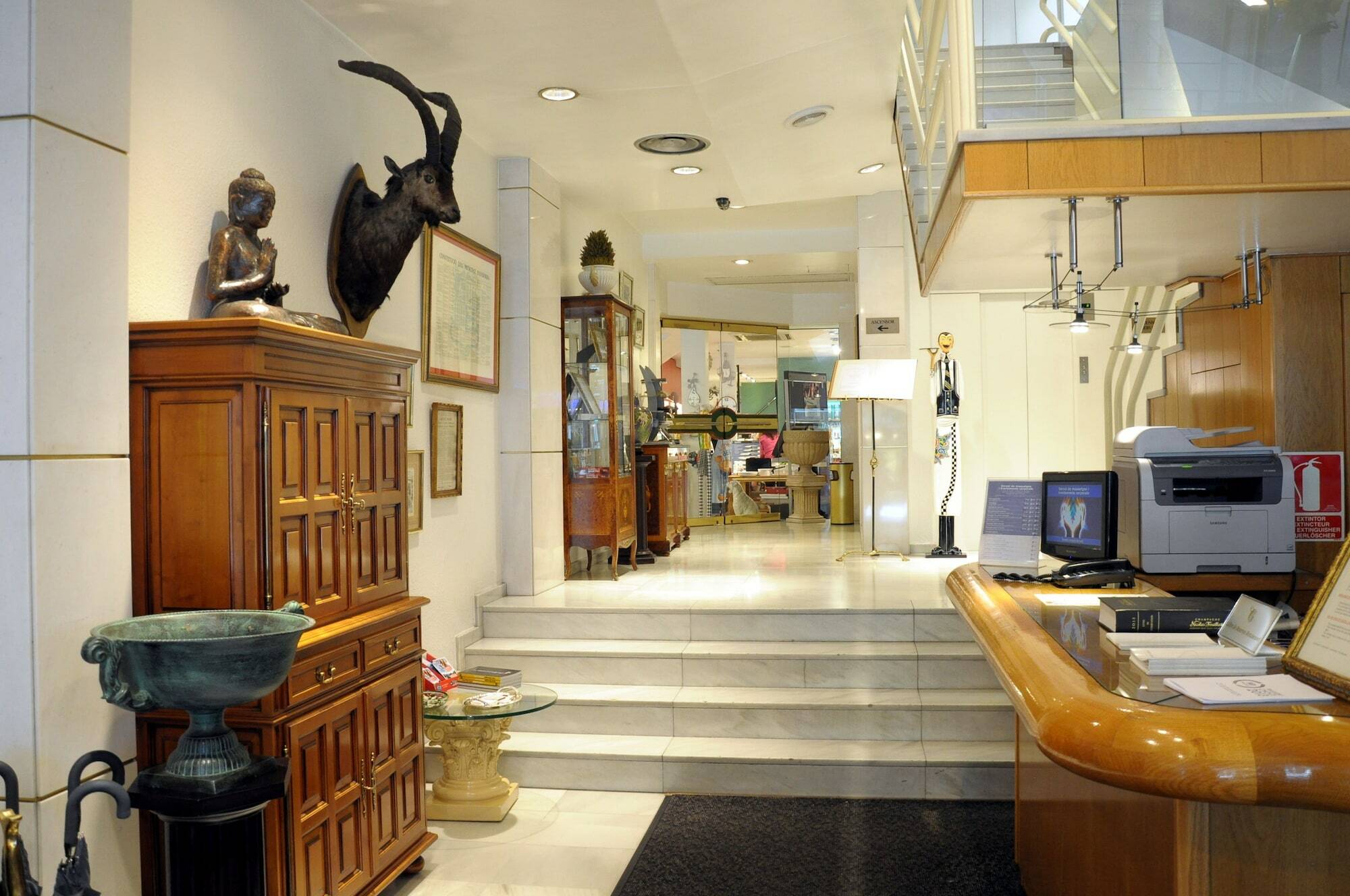 A Casa Canut Hotel Gastronomic Les Escaldes Εξωτερικό φωτογραφία Reception